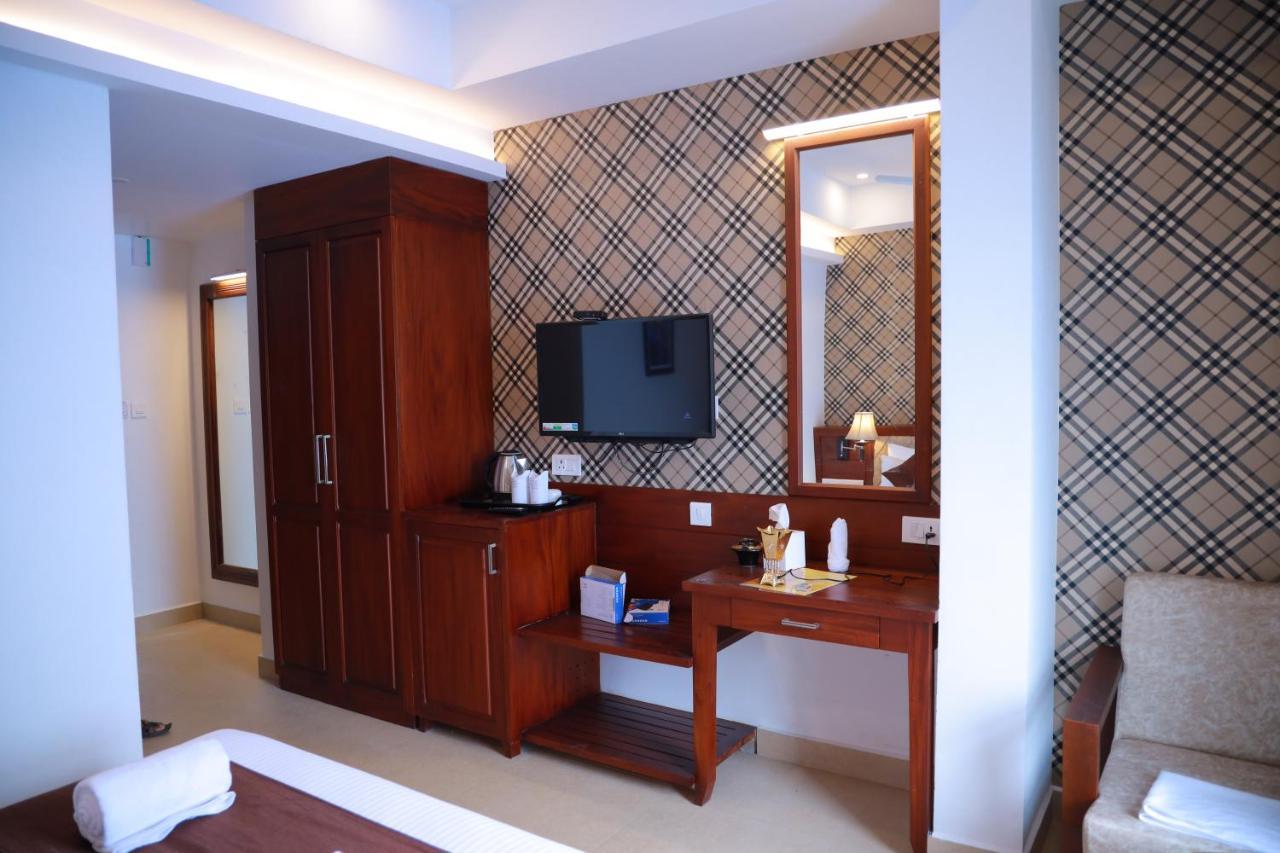 Hotel Dev Residency Thiruvananthapuram Esterno foto