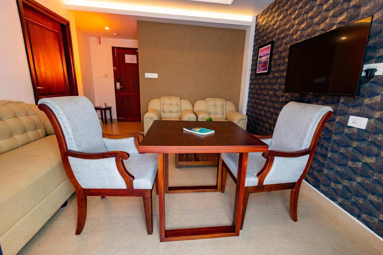 Hotel Dev Residency Thiruvananthapuram Esterno foto