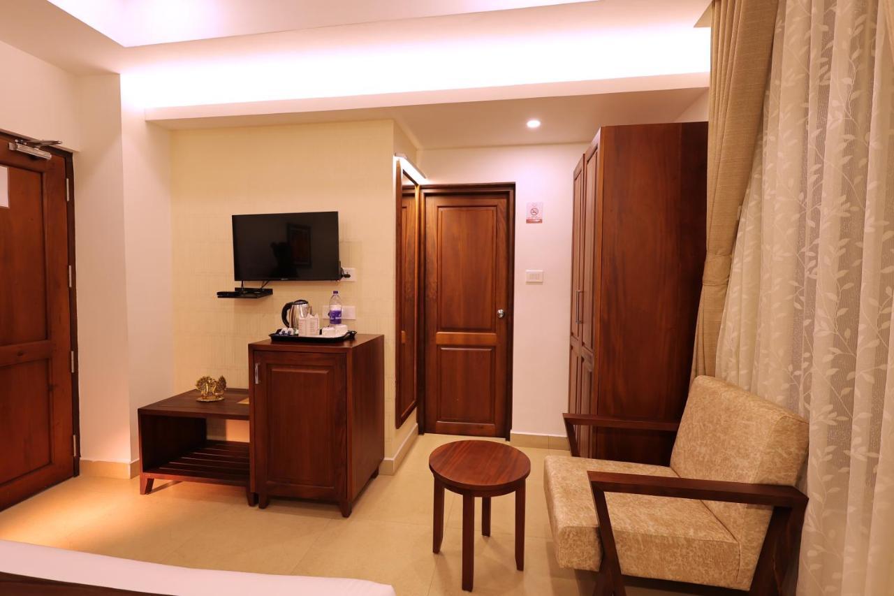 Hotel Dev Residency Thiruvananthapuram Esterno foto