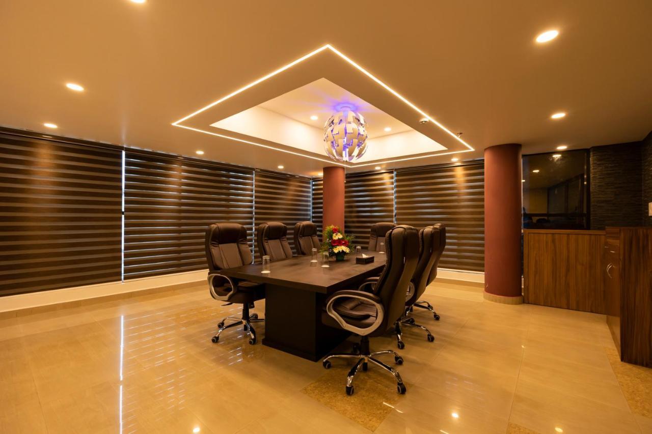 Hotel Dev Residency Thiruvananthapuram Esterno foto