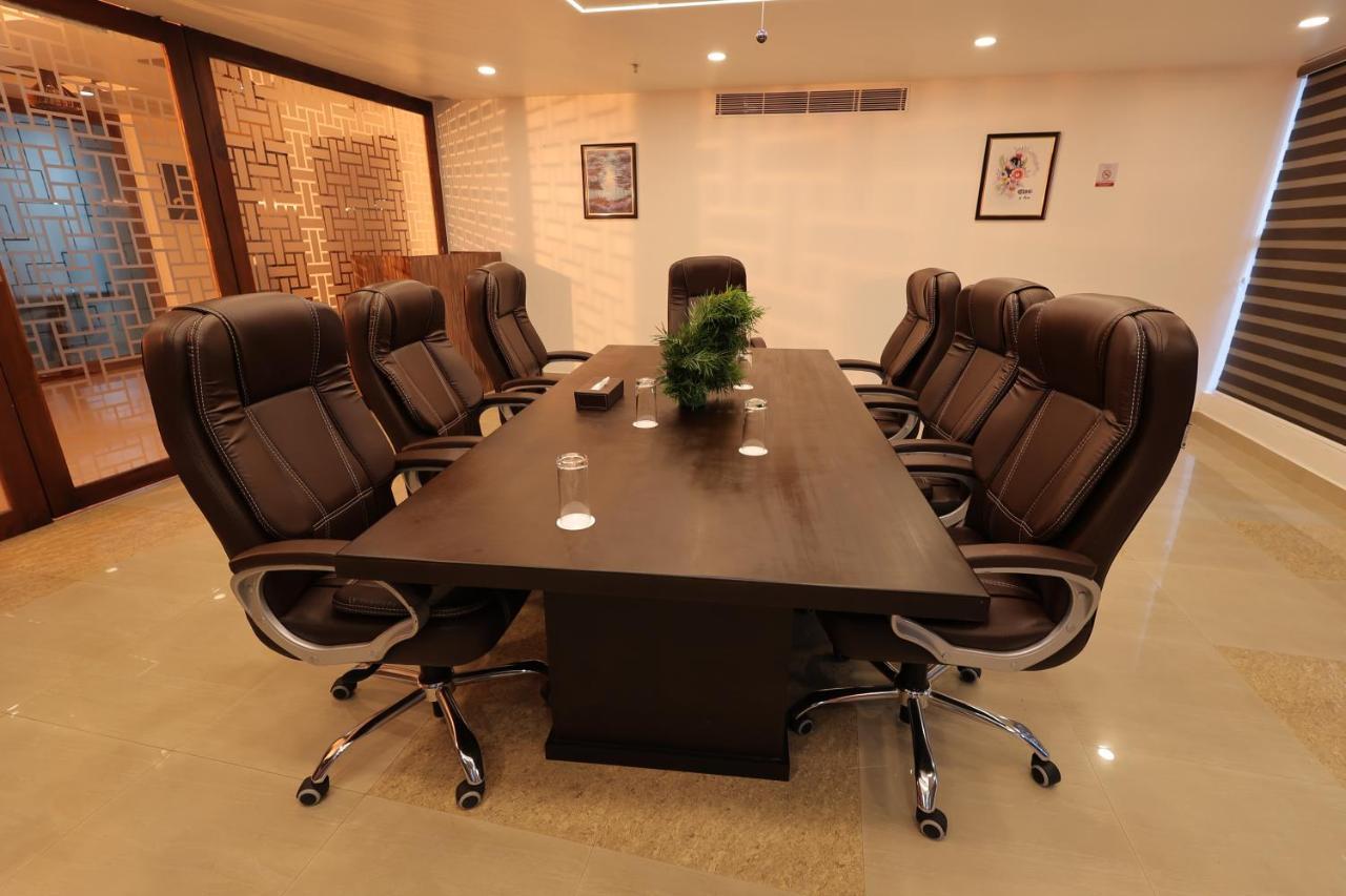Hotel Dev Residency Thiruvananthapuram Esterno foto